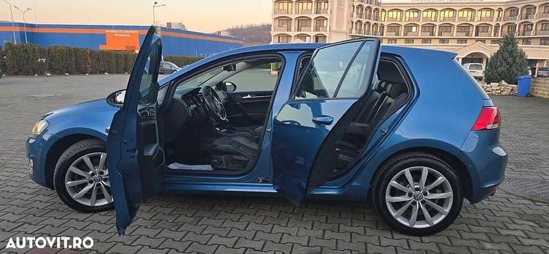 Second-hand VW Golf VII Highline 140 CP (102 kW) 2014 Culoarealbastru Hatchback