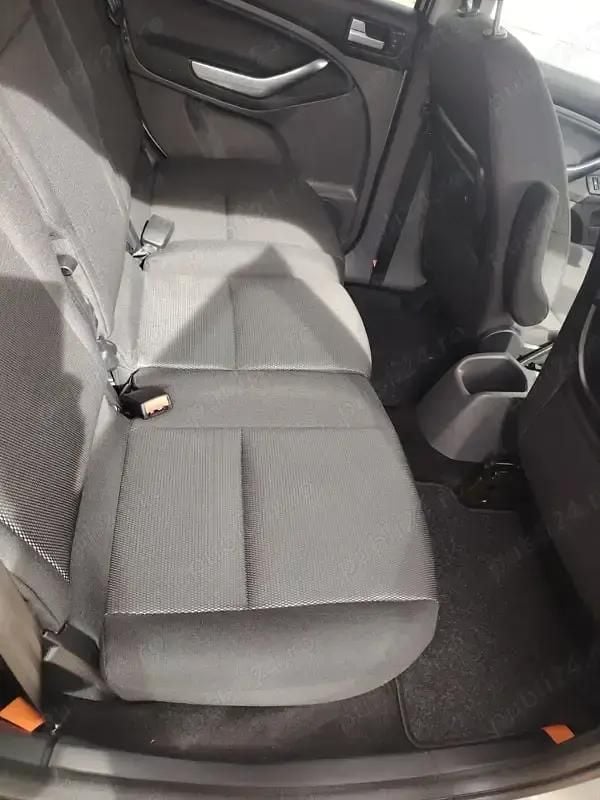 Second-hand Ford C-MAX 130 CP (95 kW) 2009 Gri Monovolum