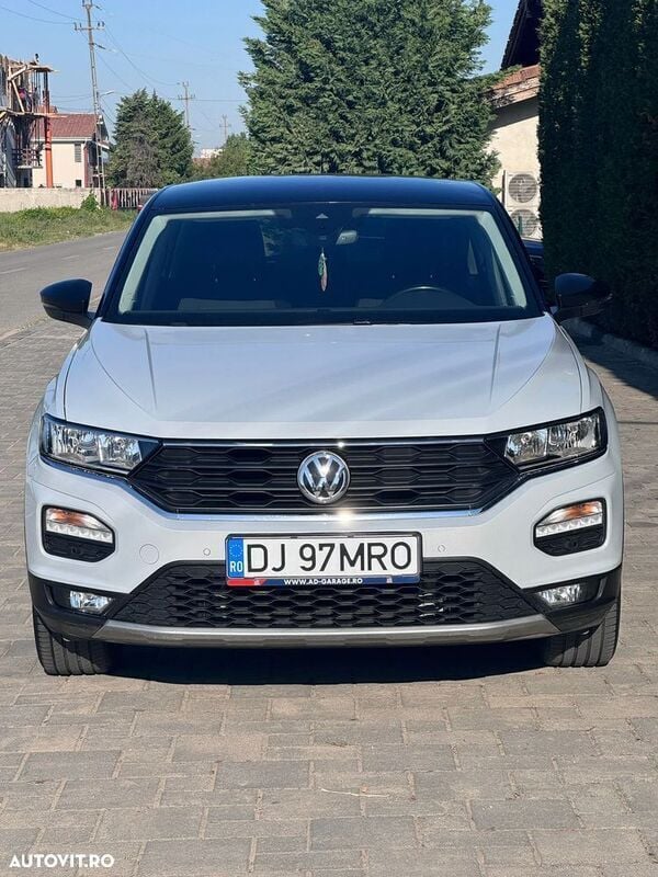 Alb Utilizat 2021 VW T-Roc SUV | 15.900 EUR (Preț bun) - Imagine 1/4