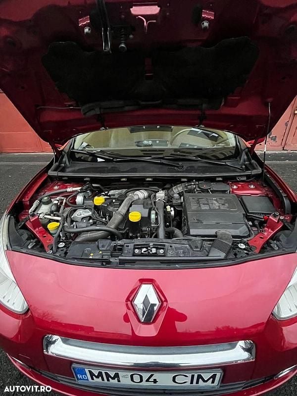 Culoarerosu Utilizat 2009 Renault Fluence Berlinǎ | 4.550 EUR (Scump) - Imagine 1/4
