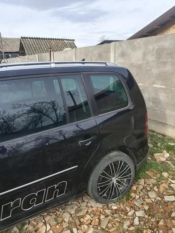 Second-hand VW Touran 140 CP (102 kW) 2009 Monovolum