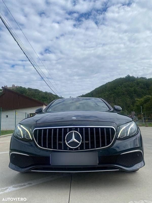 Verde Utilizat 2016 Mercedes E220 Avantgarde Berlinǎ | 17.500 EUR (Preț OK) - Imagine 1/4
