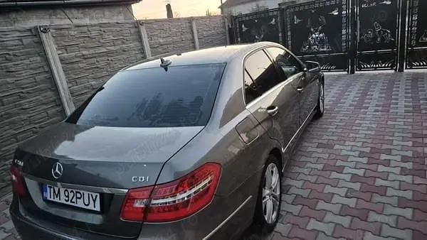 Second-hand Mercedes E200 136 CP (100 kW) 2012 Berlinǎ