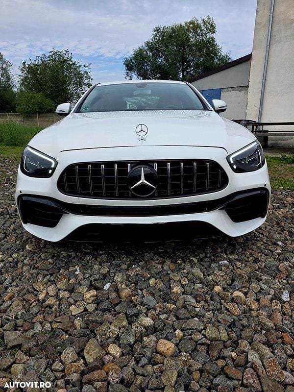 Alb Utilizat 2021 Mercedes E220 Berlinǎ | 19.499 EUR - Imagine 1/4