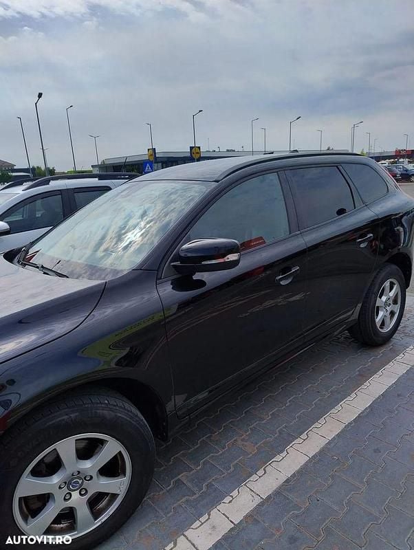 Culoarenegru Utilizat 2014 Volvo XC60 Momentum SUV | 11.900 EUR (Preț OK) - Imagine 1/4
