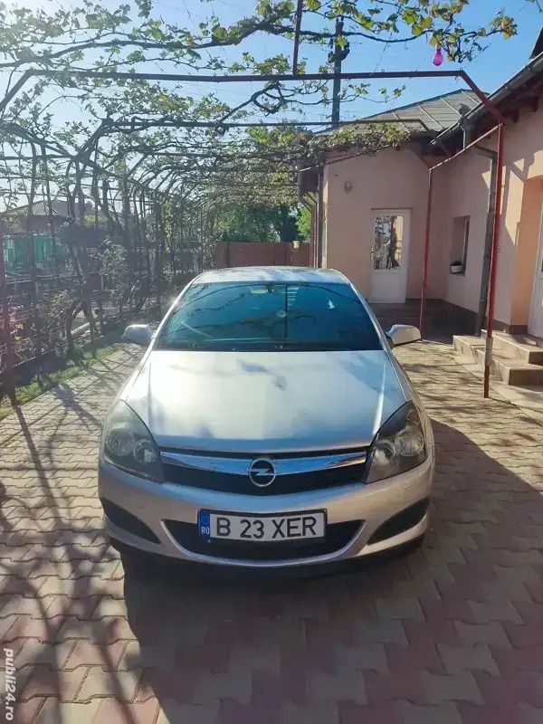 Second-hand Opel Astra GTC 125 CP (91 kW) 2007 Argintiu Hatchback