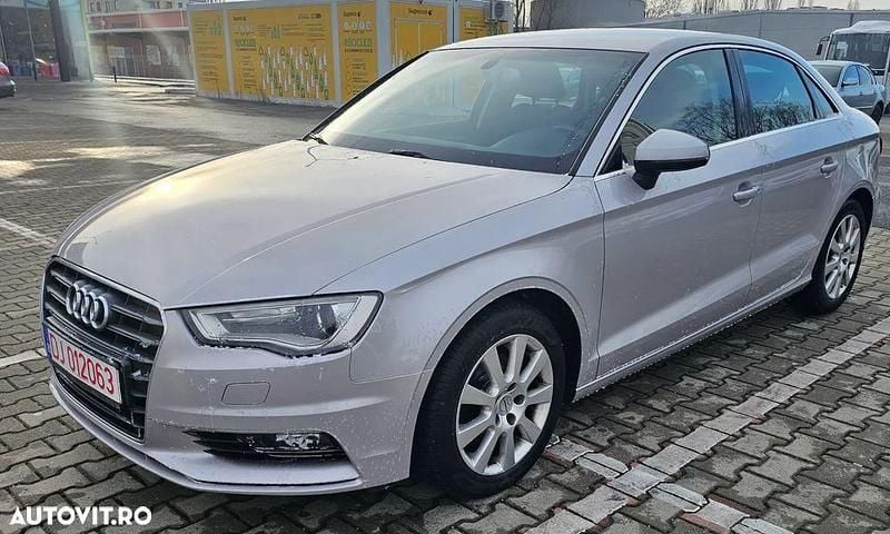 Culoareargint Utilizat 2015 Audi A3 Attraction Berlinǎ | 10.449 EUR (Preț OK) - Imagine 1/4