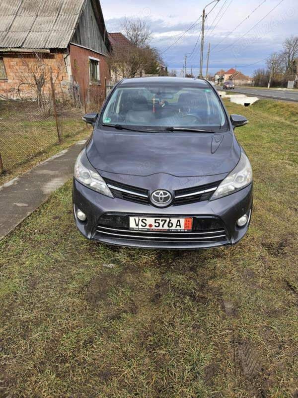Utilizat 2013 Toyota Verso Monovolum | 7.000 EUR - Imagine 1/4