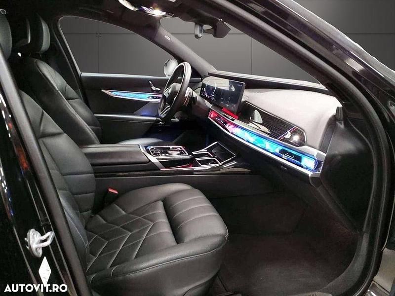 Second-hand BMW 750e Comfort Edition 489 CP (359 kW) 2024 Culoarenegru Berlinǎ