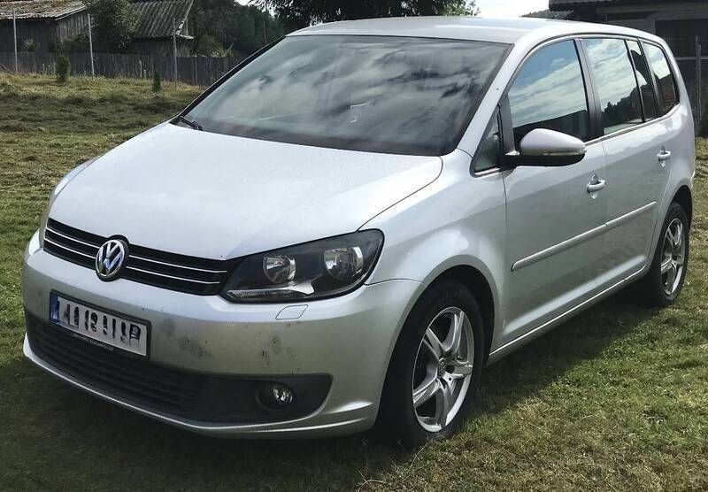 Utilizat 2011 VW Touran Monovolum | 4.700 EUR (Preț bun) - Imagine 1/3