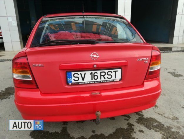 Rosu Utilizat 2001 Opel Astra Hatchback | 2.100 EUR - Imagine 1/4