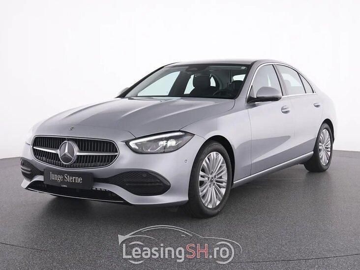 Argintiu Utilizat 2024 Mercedes A200 Avantgarde Berlinǎ | 44.254 EUR (Preț bun) - Imagine 1/4