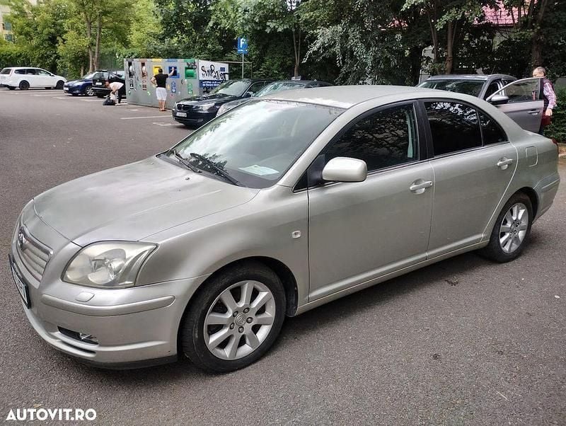 Argint Utilizat 2006 Toyota Avensis Plus Berlinǎ | 1.990 EUR (Preț bun) - Imagine 1/4