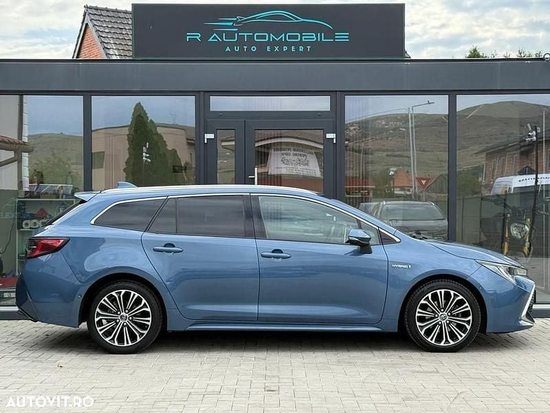 Second-hand Toyota Corolla 122 CP (89 kW) 2019 Culoarealbastru Break