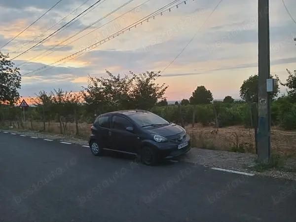Utilizat 2006 Toyota Aygo Hatchback | 1.500 EUR - Imagine 1/4