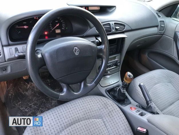 Second-hand Renault Laguna II 118 CP (86 kW) 2004 Albastru Berlinǎ