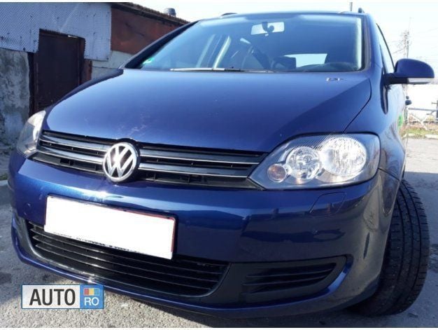 Albastru marin Utilizat 2010 VW Golf Plus Monovolum | 6.000 EUR - Imagine 1/4