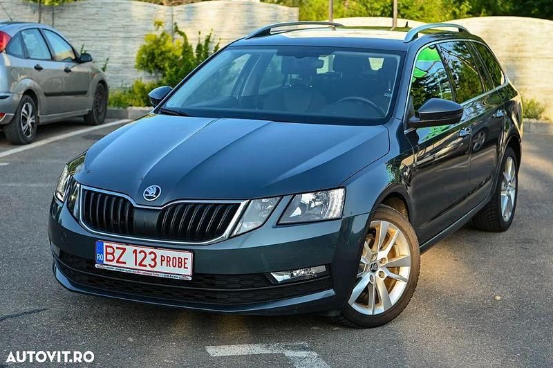 Gri Utilizat 2019 Skoda Octavia Style Break | 10.390 EUR (Preț bun) - Imagine 1/4