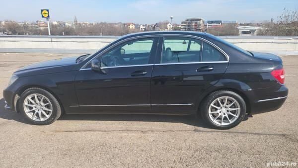 Negru Utilizat 2013 Mercedes C220 Berlinǎ | 12.500 EUR (Puțin scump) - Imagine 1/4