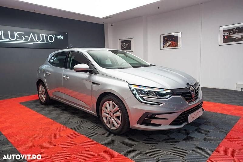 Culoareargint Utilizat 2022 Renault Mégane IV Zen Hatchback | 12.490 EUR (Preț bun) - Imagine 1/4