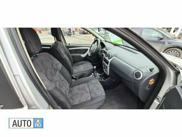 Second-hand Dacia Sandero 87 CP (63 kW) 2008 Argintiu Hatchback