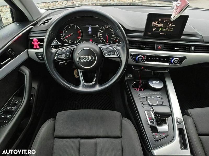 Second-hand Audi A4 S-Line 150 CP (110 kW) 2018 Culoarenegru Break