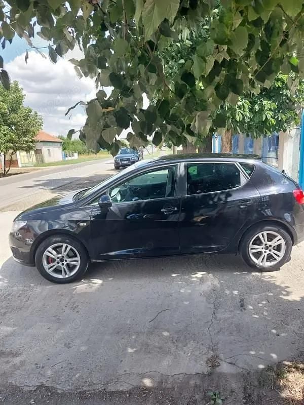 Negru Utilizat 2008 Seat Ibiza Hatchback | 2.700 EUR (Puțin scump) - Imagine 1/4