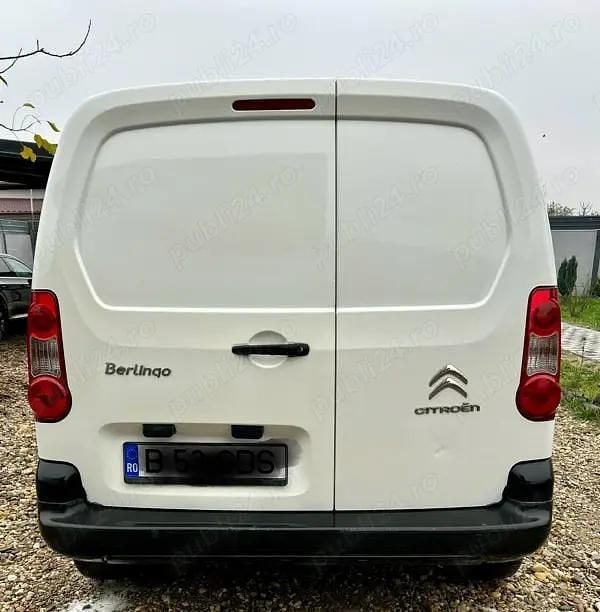 Alb Utilizat 2012 Citroën Berlingo Monovolum | 2.999 EUR (Super Preț) - Imagine 1/4