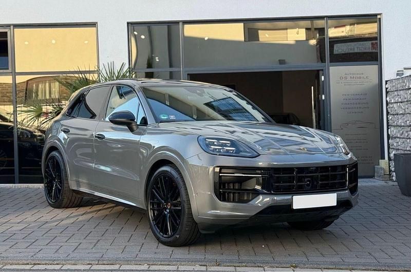 Utilizat 2024 Porsche Cayenne SUV | 132.714 EUR - Imagine 1/1