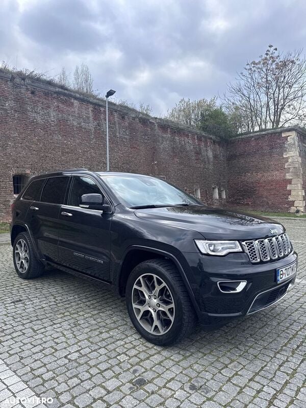 Negru Utilizat 2019 Jeep Grand Cherokee Overland SUV | 24.999 EUR - Imagine 1/4