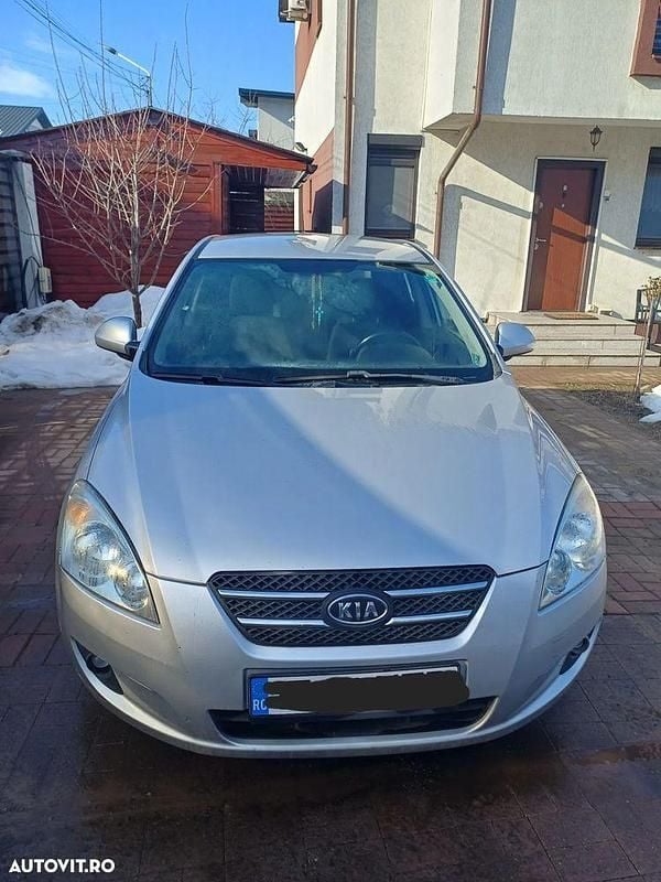 Second-hand Kia Ceed Best 90 CP (66 kW) 2008 Culoaregri Hatchback