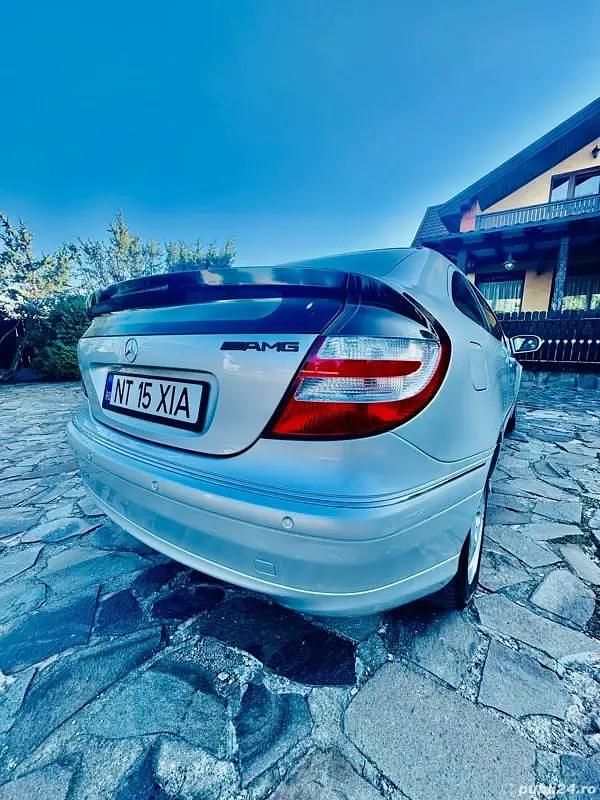 Second-hand Mercedes 220 115 CP (84 kW) 2005 Coupe