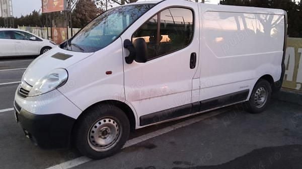 Alb Utilizat 2009 Opel Vivaro Van | 4.810 EUR (Preț bun) - Imagine 1/4