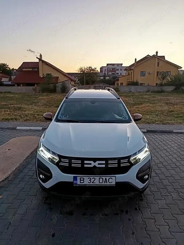 Alb Utilizat 2024 Dacia Jogger Extreme Monovolum | 16.300 EUR (Preț bun) - Imagine 1/4