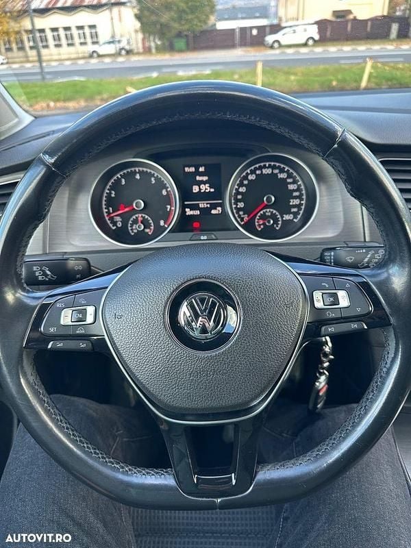 Second-hand VW Golf VII Highline 122 CP (89 kW) 2014 Culoarenegru Hatchback