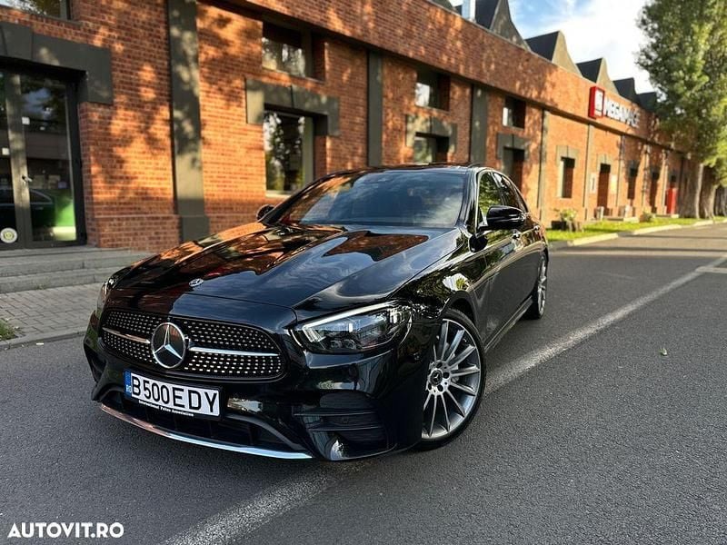 Culoarenegru Utilizat 2021 Mercedes E220 Berlinǎ | 32.999 EUR (Scump) - Imagine 1/4