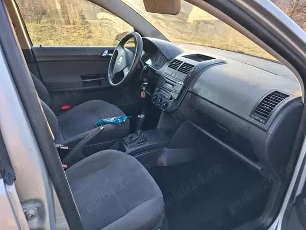 Utilizat 2007 VW Polo Berlinǎ | 1.700 EUR (Preț bun) - Imagine 1/4