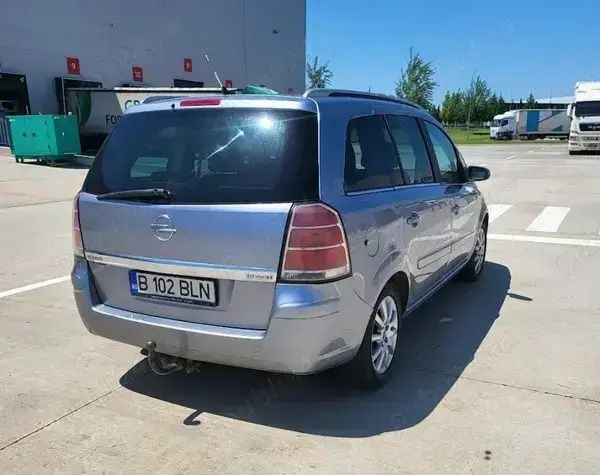 Utilizat 2011 Opel Zafira Monovolum | 1.500 EUR - Imagine 1/4