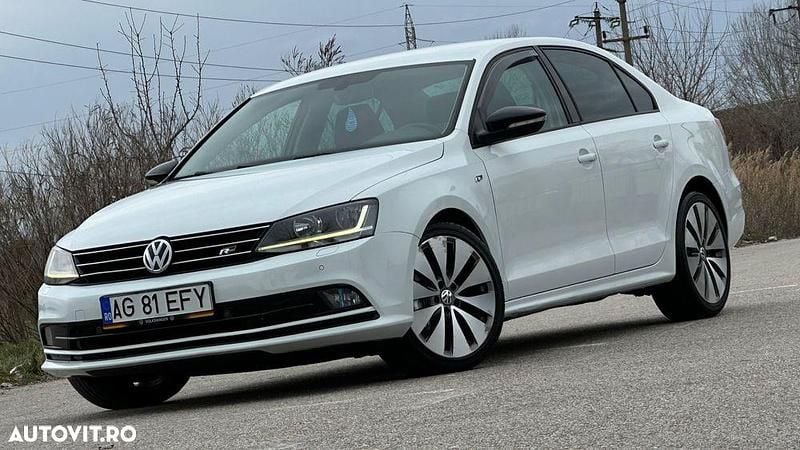 Alb Utilizat 2018 VW Jetta Highline Berlinǎ | 8.999 EUR (Preț OK) - Imagine 1/4