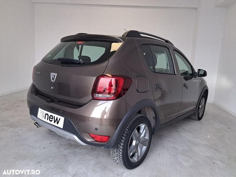 Second-hand Dacia Sandero Stepway 95 CP (69 kW) 2017 Culoaremaro