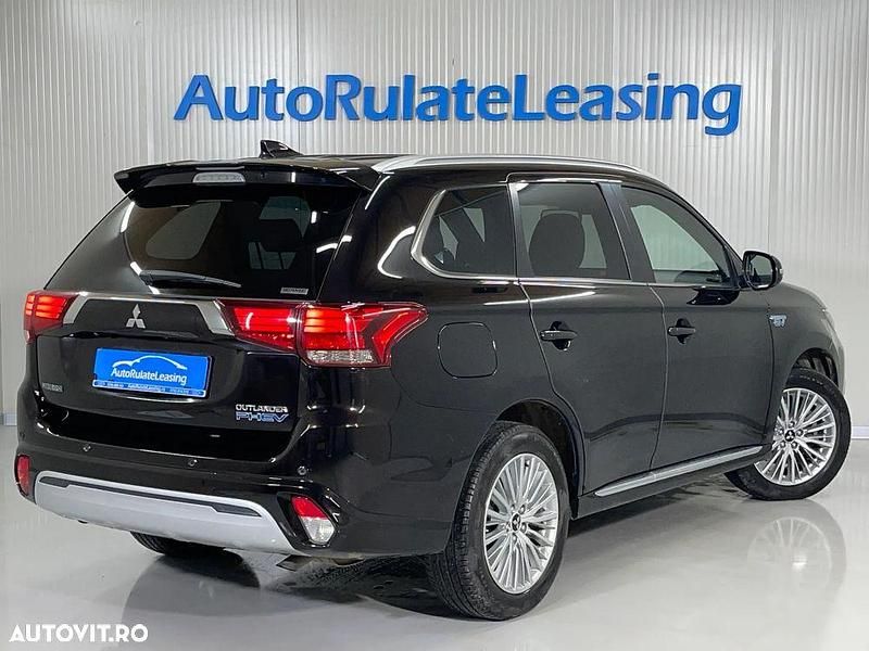 Second-hand Mitsubishi Outlander P-HEV 224 CP (164 kW) 2019 Culoarenegru SUV