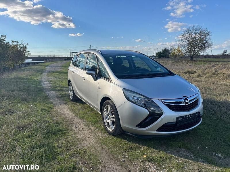 Culoaregri Utilizat 2014 Opel Zafira Tourer Edition Monovolum | 5.500 EUR - Imagine 1/4