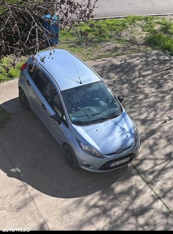 Culoarealbastru Utilizat 2012 Ford Fiesta Hatchback | 3.700 EUR (Preț OK) - Imagine 1/4