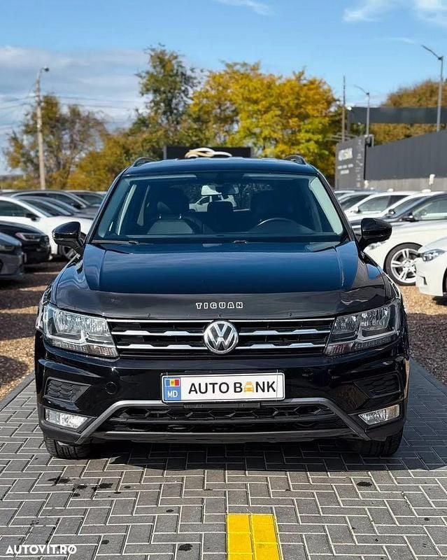 Culoarenegru Utilizat 2018 VW Tiguan Elegance SUV | 20.700 EUR (Preț bun) - Imagine 1/4