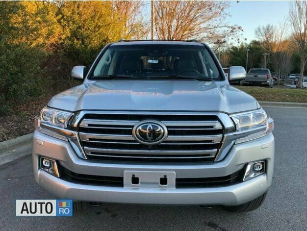 Second-hand Toyota Land Cruiser 370 CP (272 kW) 2017 Argintiu SUV