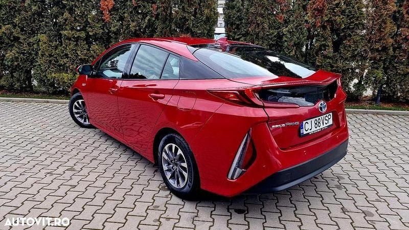 Second-hand Toyota Prius Executive 122 CP (89 kW) 2020 Culoarerosu Hatchback