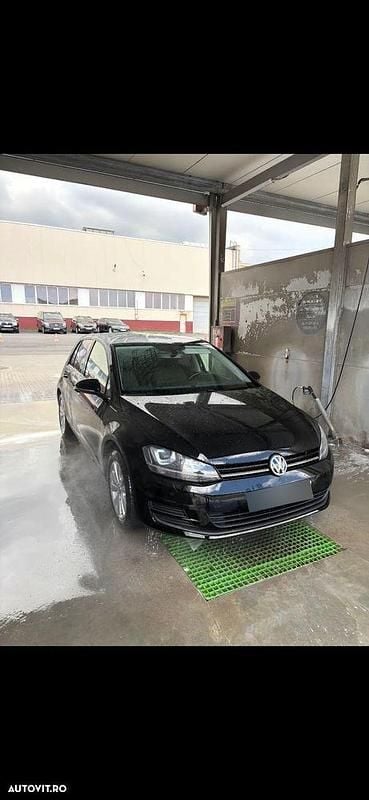 Second-hand VW Golf VII Comfortline 122 CP (89 kW) 2015 Culoarenegru Hatchback