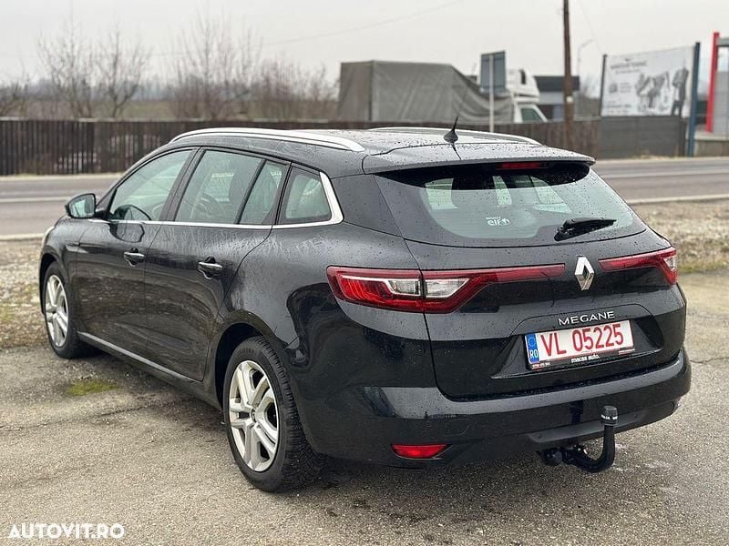 Second-hand Renault Mégane GrandTour 130 CP (95 kW) 2017 Culoarenegru Break