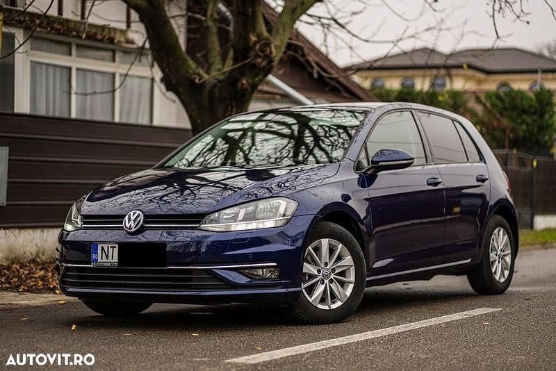 Culoarealbastru Utilizat 2017 VW Golf VII Comfortline Berlinǎ | 8.750 EUR (Preț OK) - Imagine 1/4
