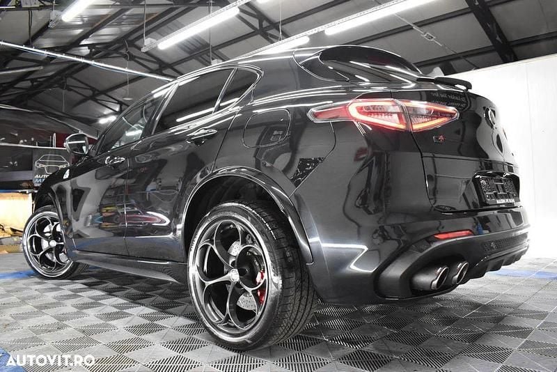 Second-hand Alfa Romeo Stelvio Quadrifoglio 510 CP (375 kW) 2021 Culoarenegru SUV